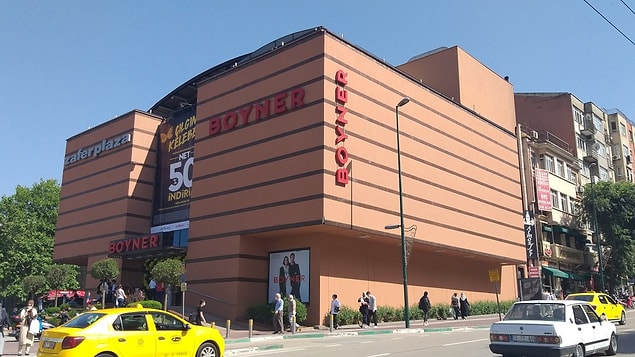 Yıkılacak denilen Boyner binası yıkılmıyor