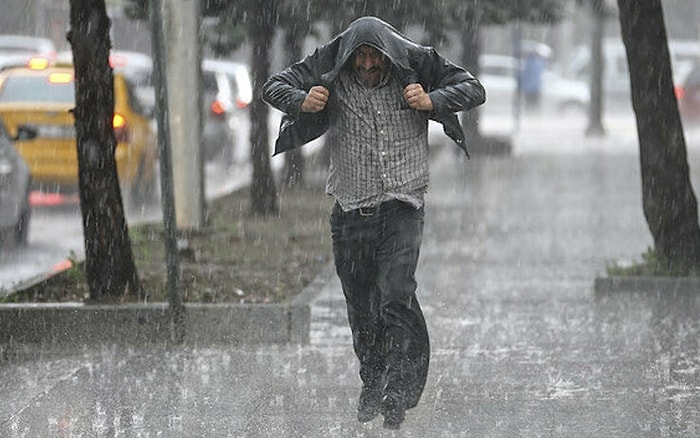 Sağanak Günlerce Sürecek! Sıcaklıklar Düşüyor