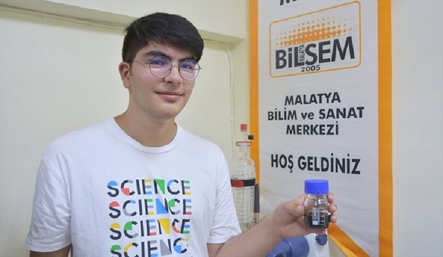 Balaban, laboratuvarda kullanılan ekipmanları danışman öğretmeniyle birlikte geliştirdiklerini vurgulayarak: