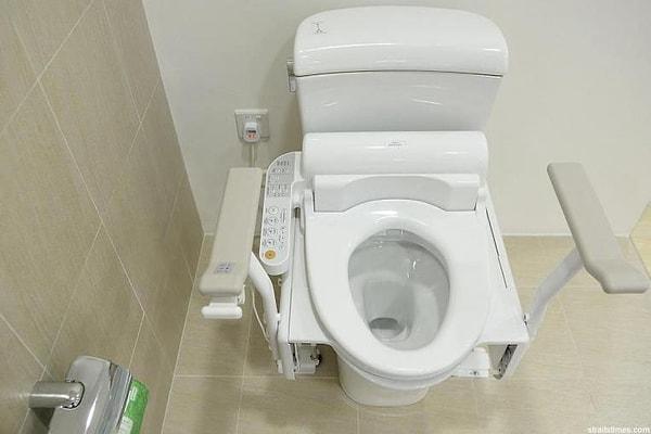 6. "Japonya'ya ilk gittiğimde tuvaletleri görünce epey şaşırmıştım. Hem çok teknolojiklerdi hem de tuvalet kağıdını her zaman yanında taşıman gerekliymiş."