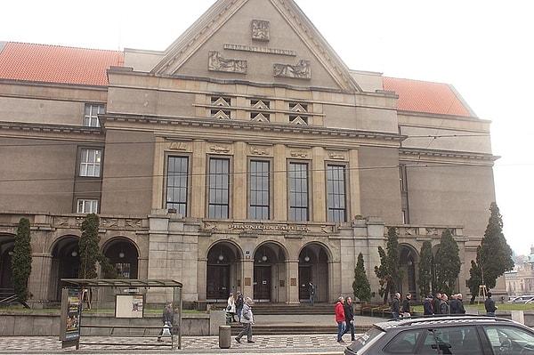 17. Avrupa'nın en eski üniversitesi Prag'da kurulmuştur.