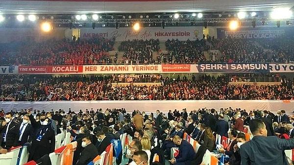12. Salgın devam ederken AKP'nin Türkiye'nin dört bir yanında üyelerini salonlara doldurup kongre yapması.