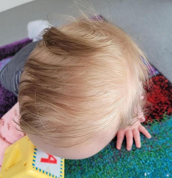 13. "Kızım koyu saçlı doğdu ama şimdi saç dipleri sarı renkte büyümeye başladı."