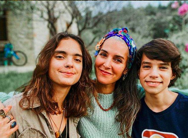 Anne Ayşegül Uçar, 16 yaşındaki oğlu ve 18 yaşındaki kızıyla birlikte vegan bir hayat sürüyor. TikTok sayfalarında da bol bol veganlar için çok güzel tarifler paylaşıyorlar.