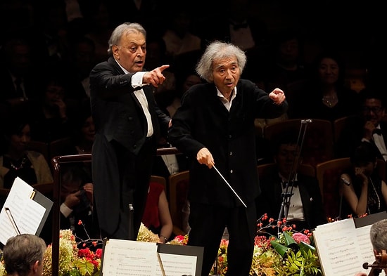 Alzheimer Olan Japon Orkestra Şefinin, Başka Bir Şef Yardımıyla Orkestra Yönettiği Muhteşem Anlar