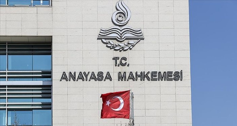 Üniversite Öğretim Elemanlarının Kadrolarının Cumhurbaşkanlığı Kararnamesi ile Düzenlenmesi İptal Edildi