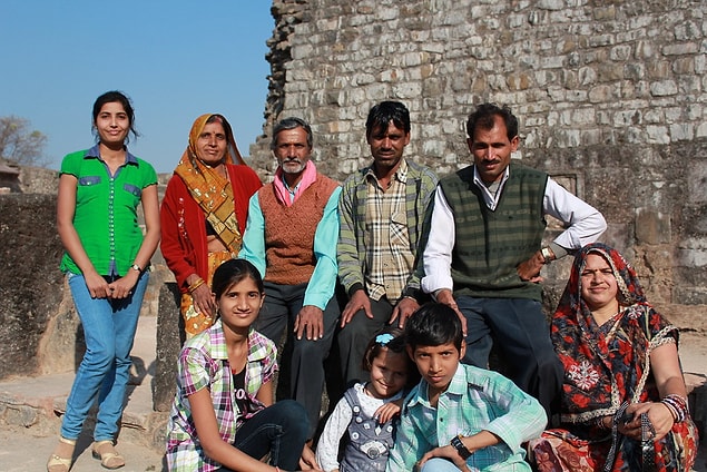2. Aile üyelerini işe karıştırmak.