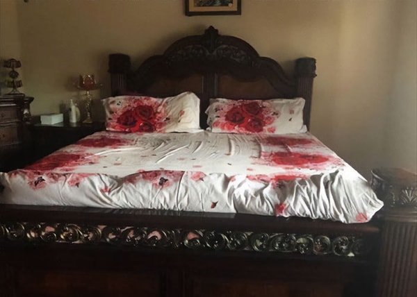 6. Постель с розами