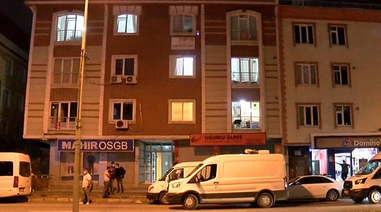 Kapıda 'Dikkat Bomba Var' Yazıyordu: Beylikdüzü'nde Bir Evde Anne ve Oğlunun Cansız Bedenleri Bulundu