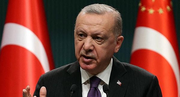 Cumhurbaşkanı Recep Tayyip Erdoğan, kabine toplantısı sonrası koronavirüs kısıtlamalarına ilişkin alınan yeni kararları açıkladı. Erdoğan, "kusura bakmasınlar. Gece, kimsenin kimseyi rahatsız etmeye hakkı yoktur" açıklaması sosyal medyadan tepki çekti, #kusurabakıyoruz etiketi trendlere girdi.