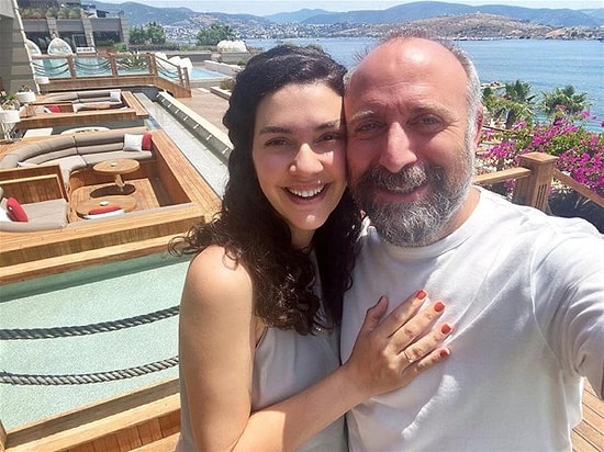 Bergüzar Korel ve Halit Ergenç Yeni Doğacak Kız Bebeklerine Verecekleri İsmi Açıkladı! "Halit'te Korku Var"...
