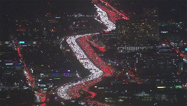 21. Bu sadece Los Angeles'daki 'Şükran Günü' trafiği.