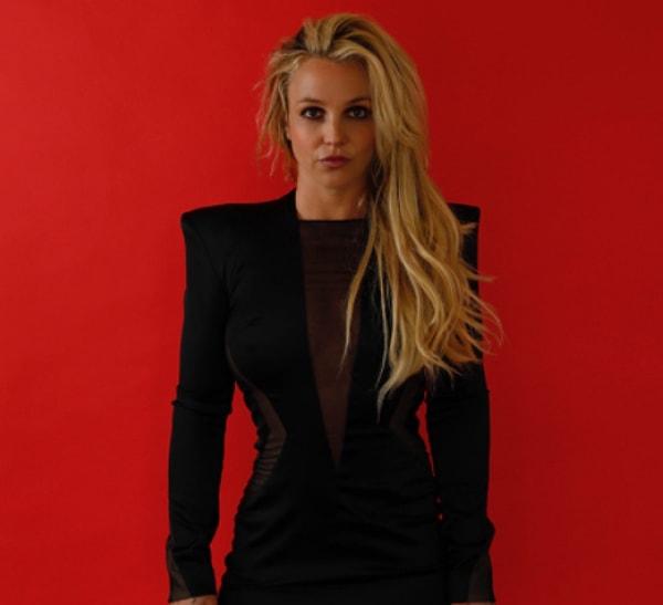 Kendi yaşantılarının cesaret kırıcı ve utanç verici olduğunu söylüyor Britney. Özellikle ruhsal sağlığının insanlar tarafından sorgulanması.