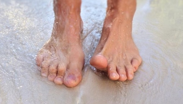 7. Şimdi dürüst ol. Ayaklarını her gün yıkar mısın?