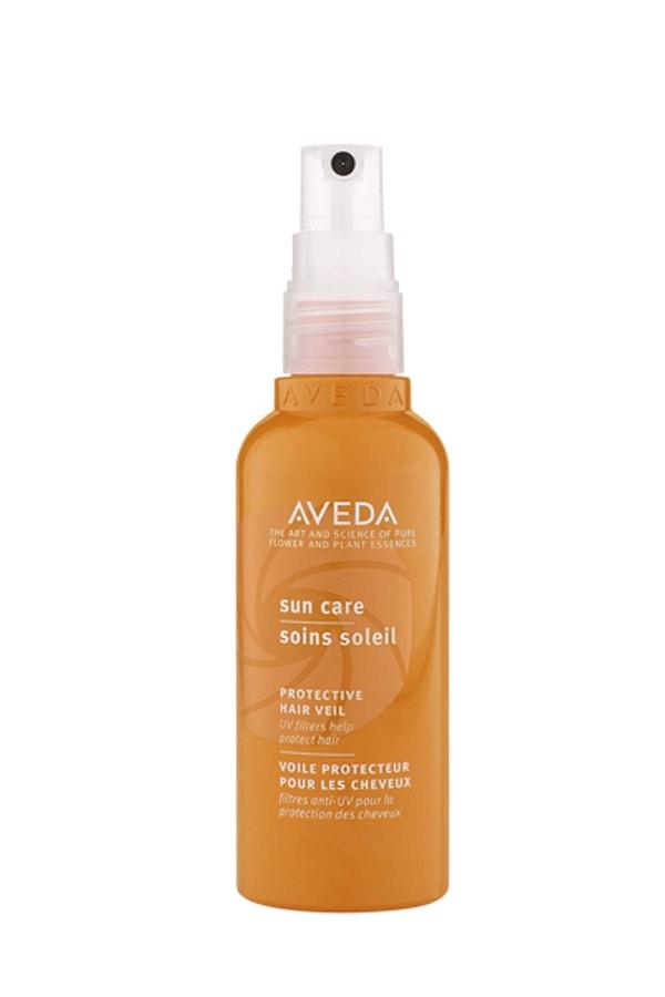 11. Aveda'nın güneş koruyucusu, saçlarınızı bütün gün UV etkisinden korumaya yardımcı olacak. Renk solmasını, yıpranmayı ve kuruluğu da en aza indirecek.