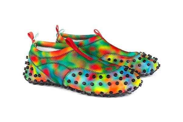 12. İtalyan Sunnei markasının 1000 Chiodi modeli bildiğimiz deniz ayakkabısı.