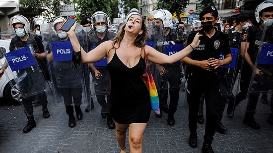 İstanbul'daki Onur Yürüyüşü'nde Polislerin Önünde Dans Eden Alman Konuştu: 'Korktum ama Ben Yalnız Değildim'