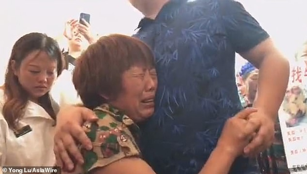 Мать и сын, которые были проданы в рабство соседями, воссоединились спустя 31 год