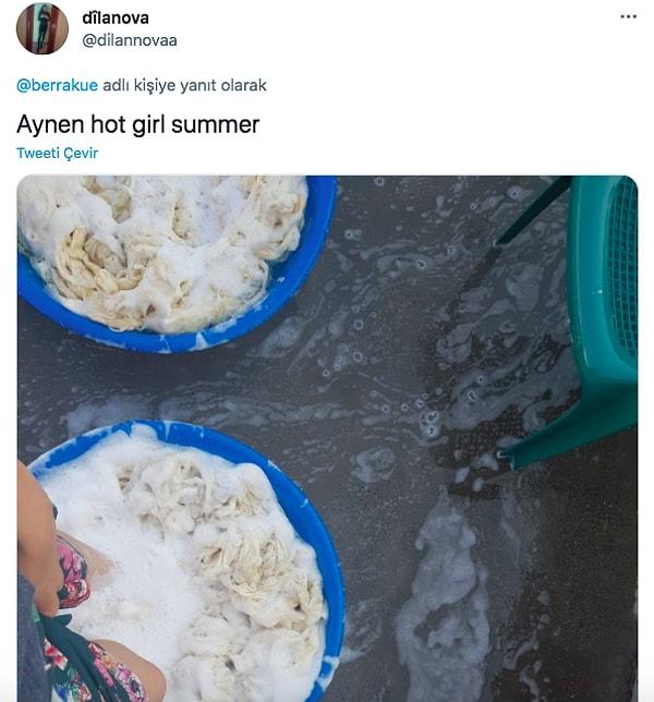 Bu tweet'in ardından da birçok insan hayvan beslerken, çamaşır yıkarken çekilen fotoğraflarını gösterdi.