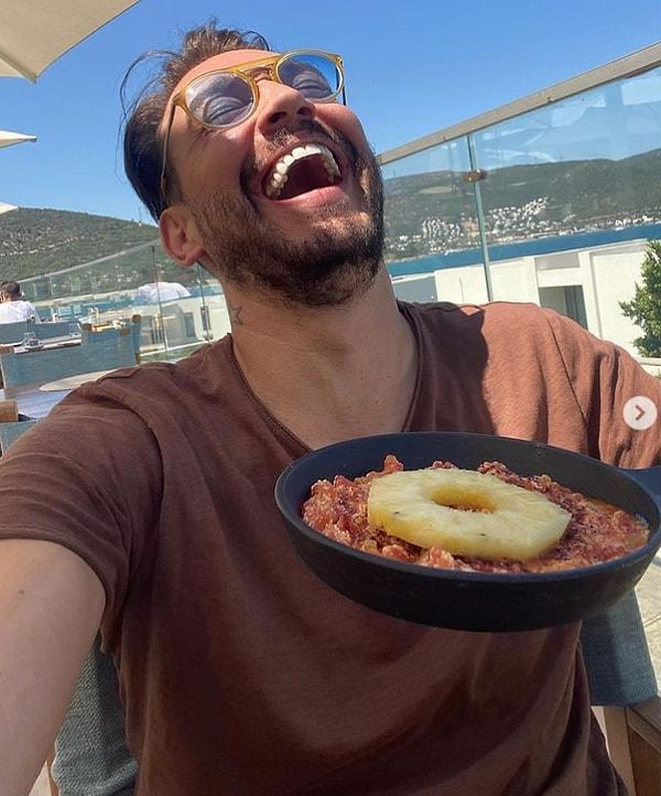8. Ananaslı pizza yorumlarına epey tepki veren Danilo Zanna, Somer şefe inat Instagram hesabından ananaslı menemen paylaştı.