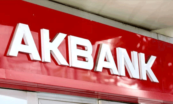 Akbank'tan Son Dakika Açıklaması: Akbank Düzeldi Mi, Para Çekme İşlemleri Başladı Mı?