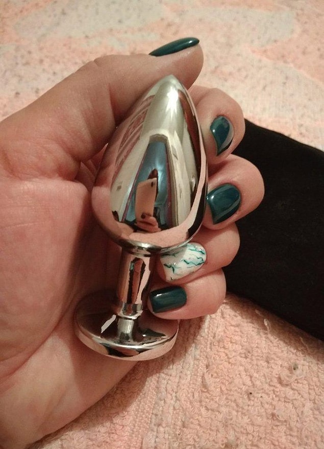 Bunlardan bir tanesi de anal plug. Bazı kişiler bu oyuncağa "popo tıkacı" adını da vermiş çünkü öyle.