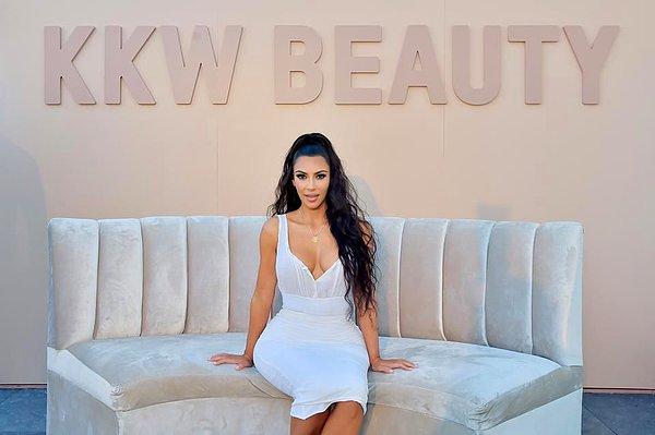 Başarısına başarı katmak için Kim, KKW Beauty isimli markasını kurdu.