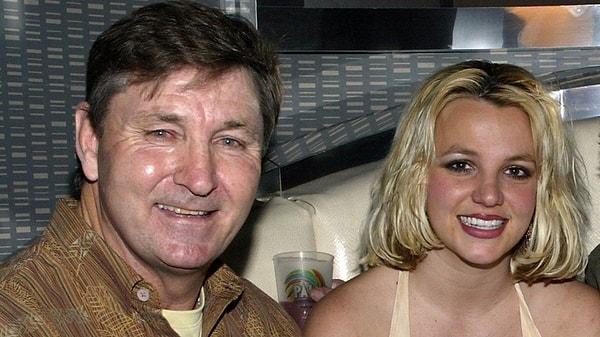 Çünkü Spears'in babası tam 13 yıl geçmesine rağmen kızının vesayetini hala geri vermiyor yani özgürlüğünü ellerinde tutuyor.