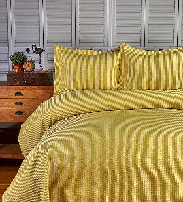 18. Sarının enerjisini sevenler için harika bir yatak örtüsü.
