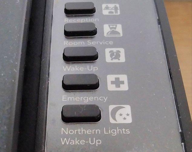 3. İzlanda'da bir otelin telefonlarında Kuzey Işıkları gökyüzünde göründüğü zaman sizi uyaran butonlar var.