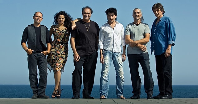 Flamenko müziğini çağdaş müzik ile harmanlayarak yepyeni bir soluk olarak müzik dünyasına atılan başarılı müzisyen 2012 yılında Kejaleo isimli bir flamenko müzik grubunun vokalistliğini yapmış.