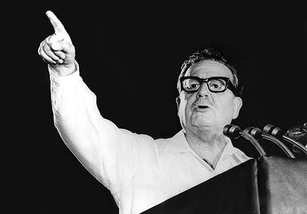 Sosyalist lider Salvador Allende, 1970 yılında seçimleri kazanarak devlet başkanı oldu.