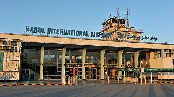 Yerel kaynaklar, Taliban'ın ülkedeki tüm sınır kapılarının kontrolünü ele geçirdiğini ve Kabil'deki havaalanının Afganistan'dan tek çıkış yolu olarak kaldığını açıkladı.