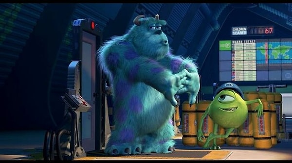 12. Два голые рабочие сбегают от властей после похищения ребенка