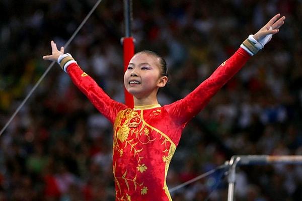 2008: Üç Çinli jimnastikçinin yaşları hakkında belirsizlikler yaşandı.