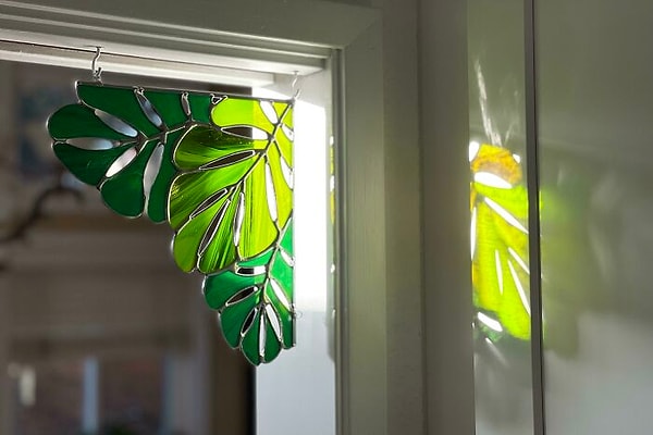 2. Я занялся изготовлением витражей во время карантина - мне больше всего нравится делать такие уголки