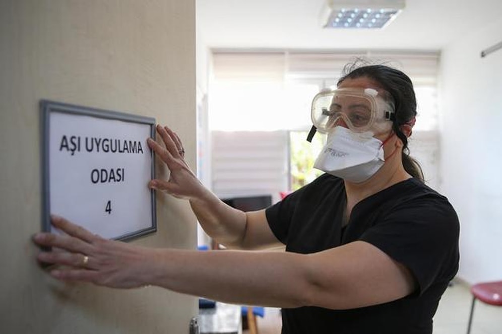Bilim Kurulu Üyesi Yavuz: 'Aşıya İkna İçin Vakit Kalmadı, Bazı Mesleklere Aşı Zorunluluğu Getirilmeli'