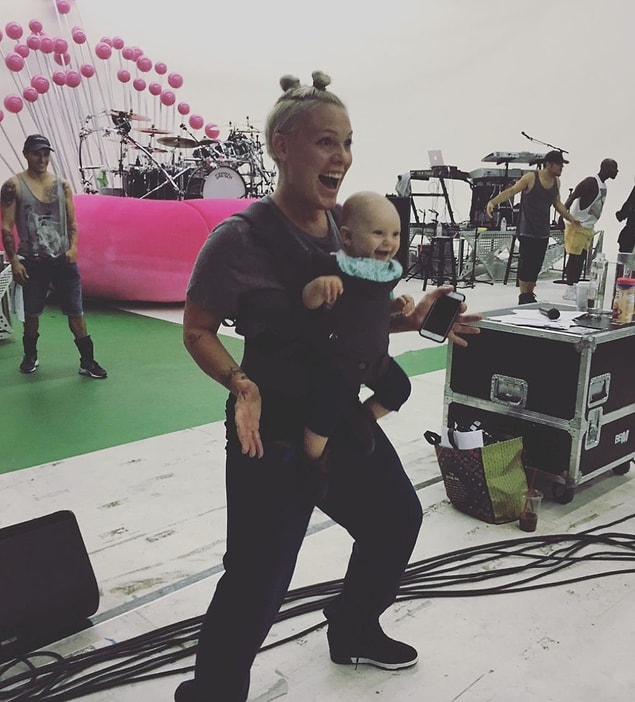 Dünyaca ünlü şarkıcı Pink'i hepimiz tanıyoruz ve büyülü sesiyle her defasında tekrar etkileniyoruz.