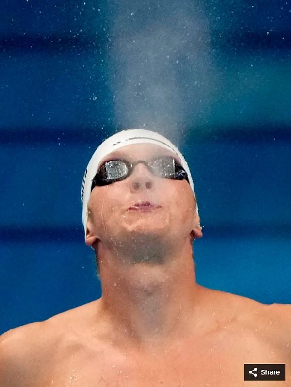 40. 27 Temmuz 2021'de Kieran Smith (ABD) Tokyo Su Sporları Merkezi'ndeki Tokyo 2020 Olimpiyatları'nda erkekler 400 metre serbest stil elemelerinde yarışmaya hazırlanıyor.