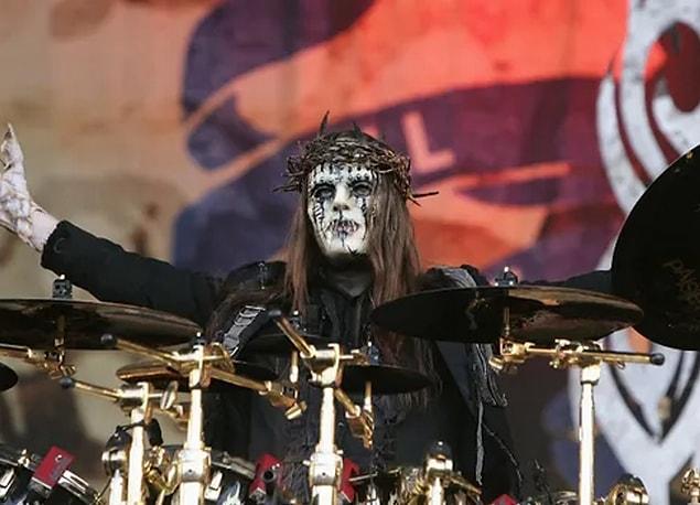 Jordison, Slipknot'un orijinal üyelerinden biriydi ve 1995 yılında perküsyoncu Shawn Crahan ve basçı Paul Gray ile birlikte grubu kurdu.
