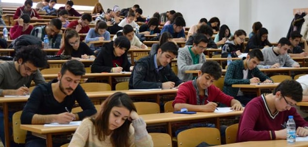 2017'de YGS ve LYS kaldırılarak yerine Yükseköğretim Kurumları Sınavı (YKS) getirildi. Bu sistemde öğrenciler, sabah ilk basamak olan Temel Yeterlilik Testi’ne (TYT) giriyor. Sınav sonucu belli olmadan öğleden sonra Alan Yeterlilik Testleri’ne (AYT) giriliyor.