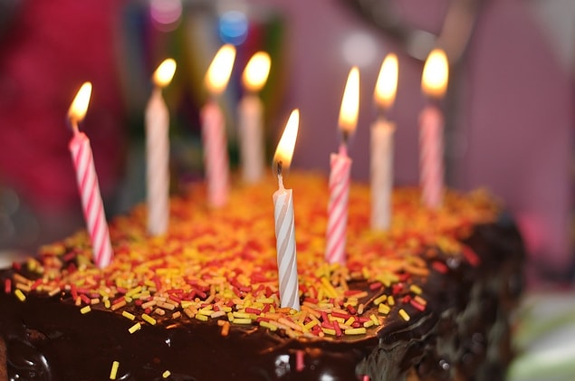 25. "Korelilerin kendilerine özgü bir yaş hesaplama sistemi var; bebekler doğdukları anda 1 yaşında sayılıyorlar. Ayrıca toplumdaki hiyerarşi yüzünden yeni tanıştığınız insanlar size ilk önce yaşınızı sorabilir."