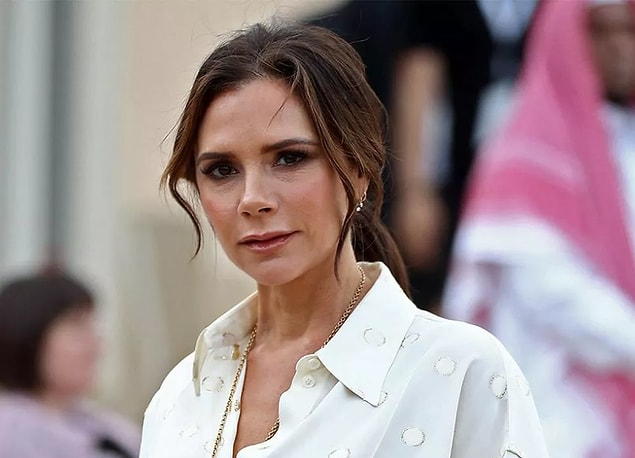 1. 2011 yılında Victoria Beckham, 33.000 dolara altın kaplama bir iPhone satın aldı.