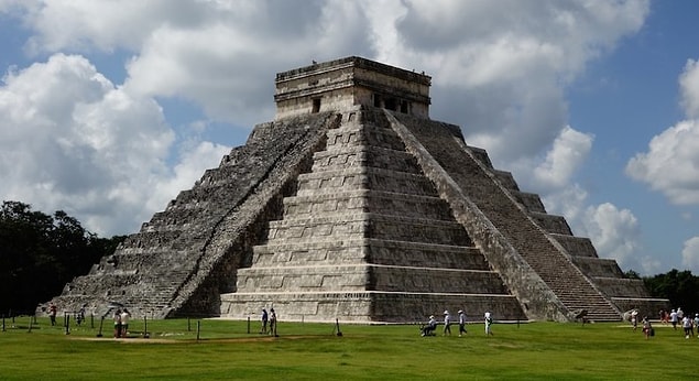 9. Dünyanın 7 harikasından biri olan "Chichen Itza Piramidi" hangi ülkededir?