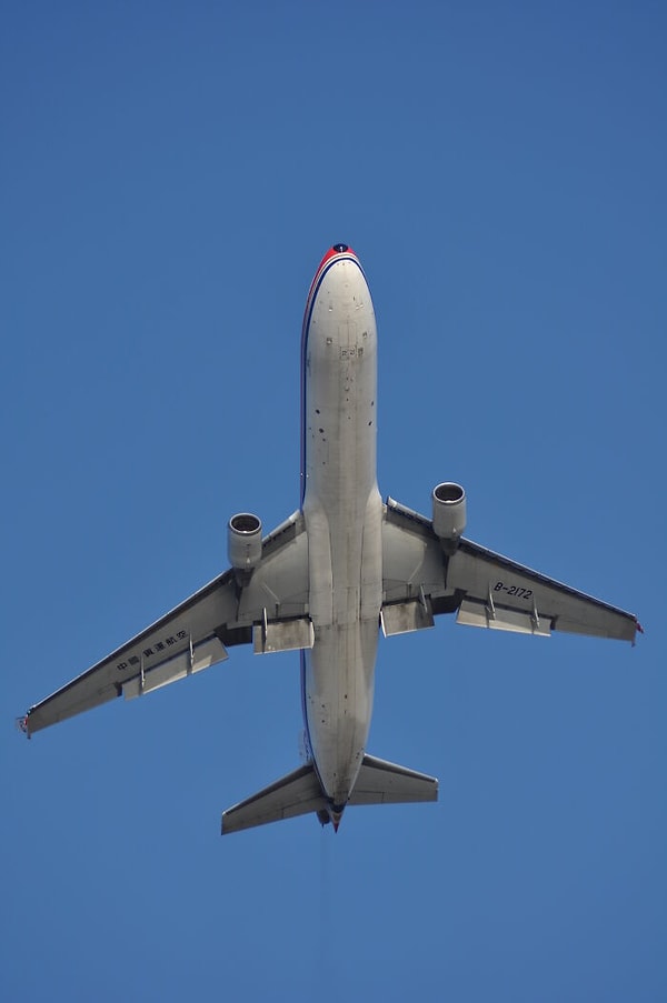 14. Когда они говорят людям: «Путешествуйте и расширяйте свой кругозор». Ало, путешествовать как-бы дорого