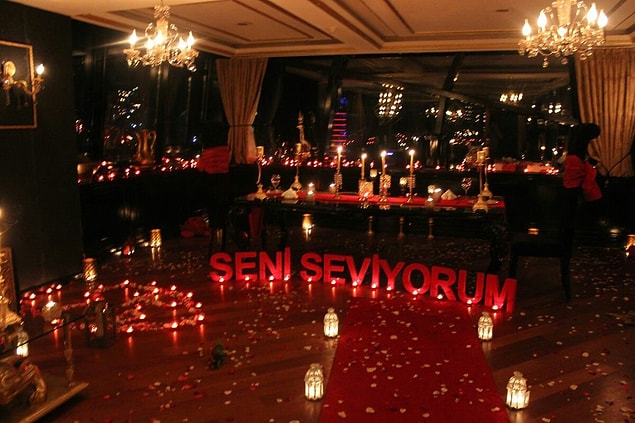 Sevgiliye Atabileceğiniz Aşk Dolu Doğum Günü Mesajları