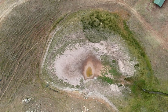 Dipsiz Çöl... Kuraklık ve Sondajlar Dipsiz Göl'ü Kuruttu