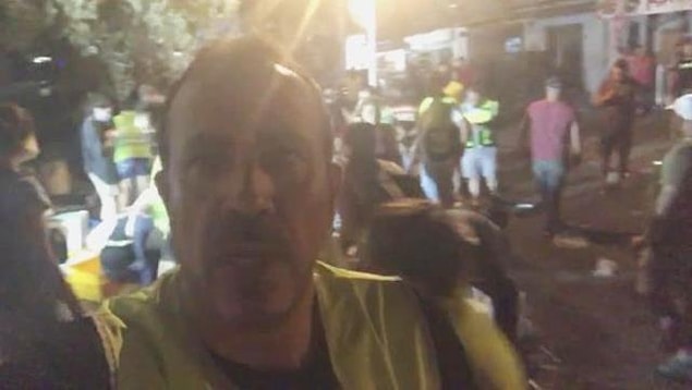 Kendisi kurucusu olduğu AHBAP ile son zamanların en büyük iyiliklerine imza atıyor.