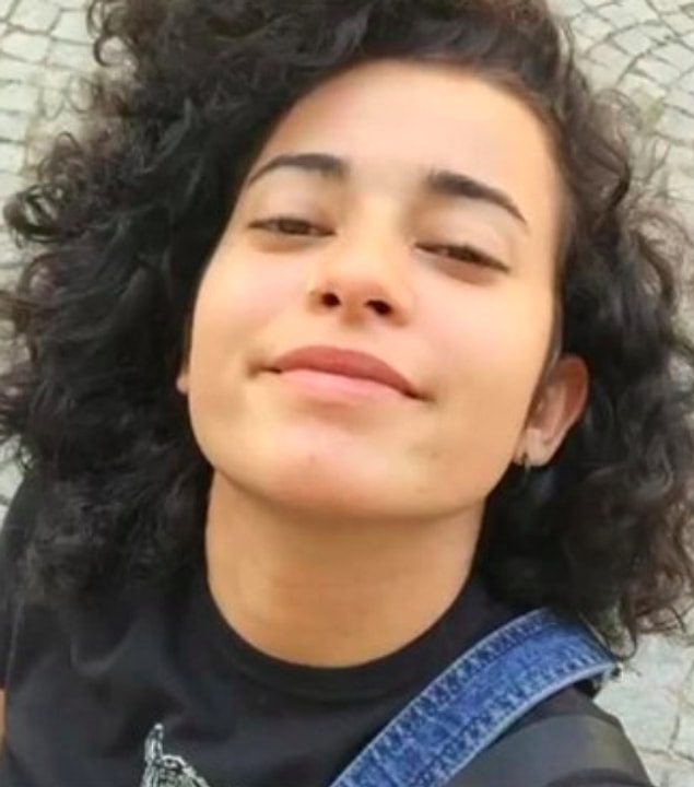 Cinayeti meşru kılmaya çalışanlar da en az bu gülüşü solduran o katil kadar suçludur. Utanıyoruz sizinle aynı ülkede yaşamaktan, aynı havayı solumaktan!
