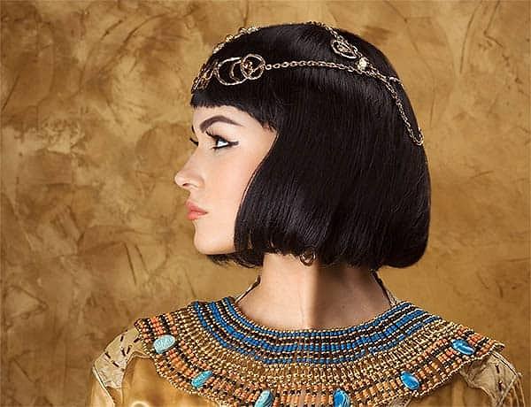 1. Mısır tarihinde okuma yazma bilen tek kraliçeydi.